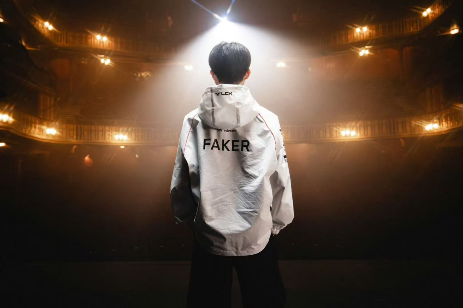 赢下赛季开门红！TT分享选手赛后团建合照：2025的第一张合照