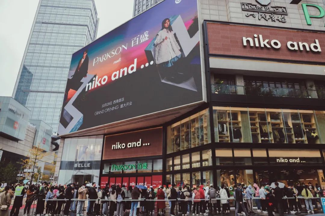 s1mple 与 FaZe 进行瞄准对决